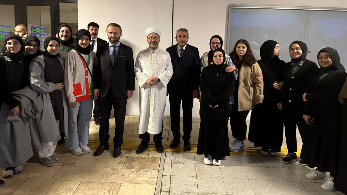 Öğrencilerimiz ile DİB Ali Erbaş’ın Konferansına katıldık.